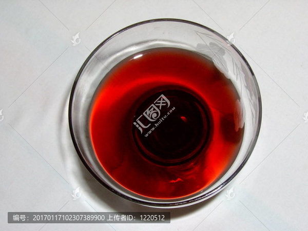一杯紅葡萄酒
