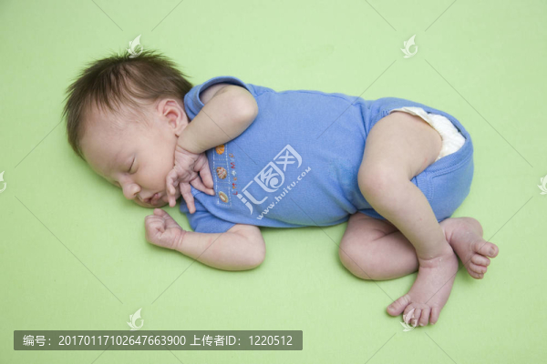一個(gè)星期大的嬰兒