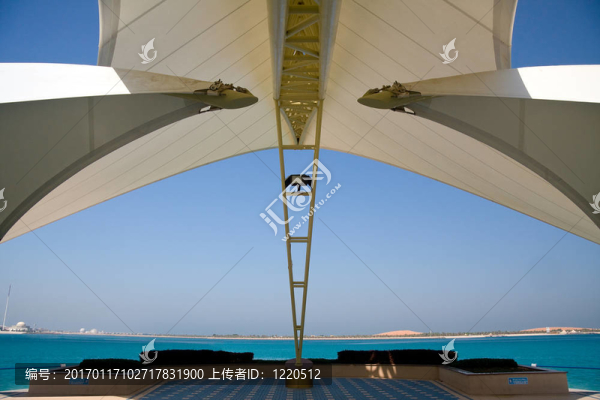 阿布扎比現(xiàn)代建筑設(shè)計(jì)的大海和島嶼