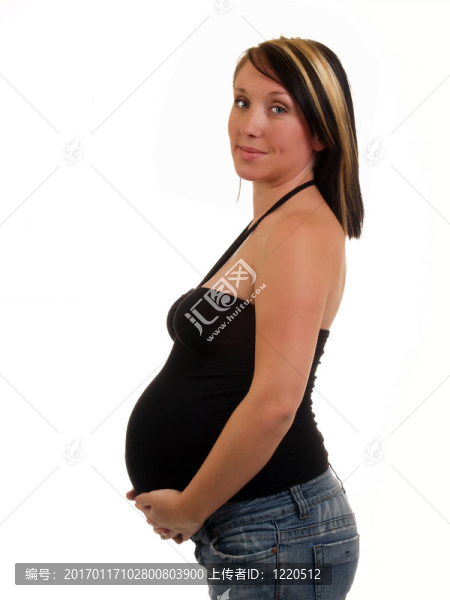 年輕孕婦與大肚子在黑頂