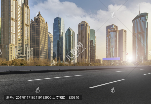城市道路與陸家嘴建筑群