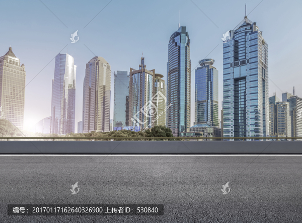 城市道路與陸家嘴建筑群