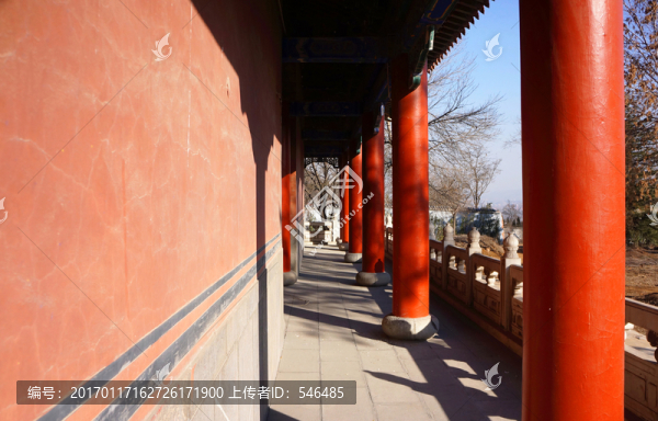 長(zhǎng)廊紅柱