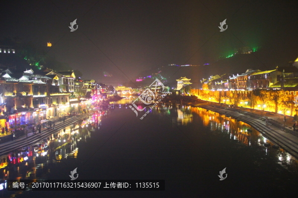鳳凰古城,吊腳樓,沱江,夜景