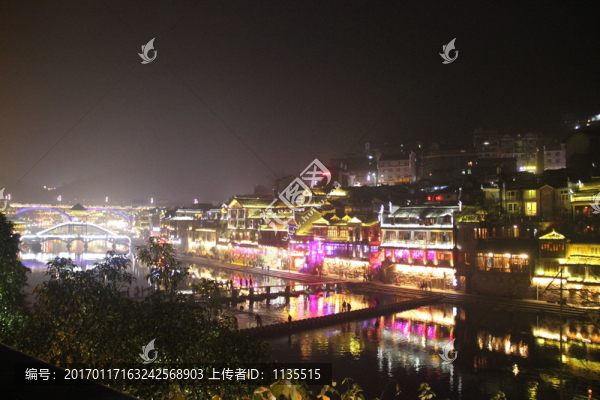 鳳凰古城,吊腳樓,沱江,夜景