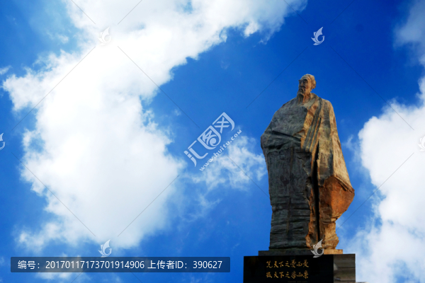 范仲淹雕塑,藍(lán)天白云