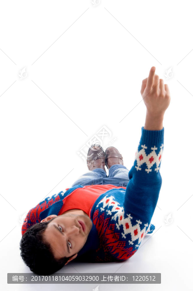 鋪設(shè)英俊的年輕男子指向