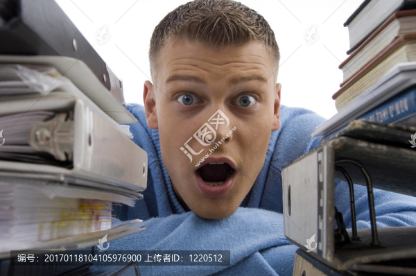驚訝的人在一個辦公室