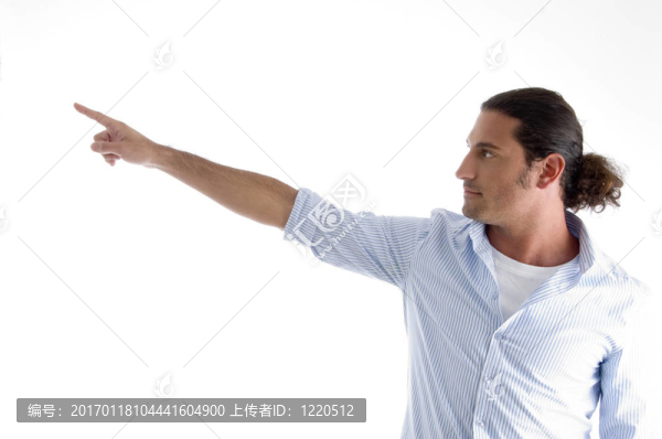 時(shí)尚男子指著側(cè)-匯圖網(wǎng) www.fosd68.com 時(shí)尚男子指著側(cè)