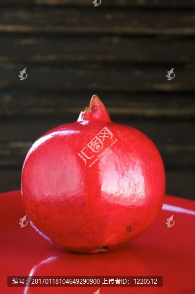板上pomigranite圖像