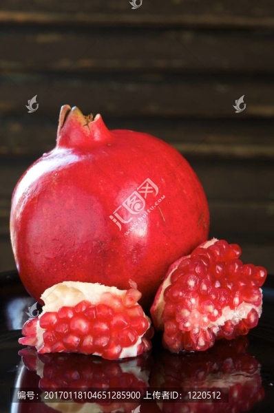 板上pomigranite圖像