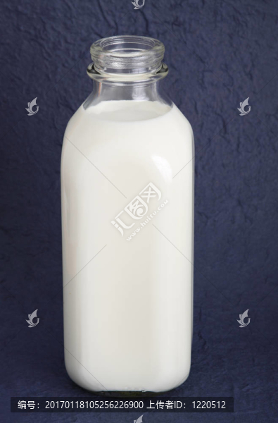 一瓶牛奶-匯圖網(wǎng) www.fosd68.com 一瓶牛奶