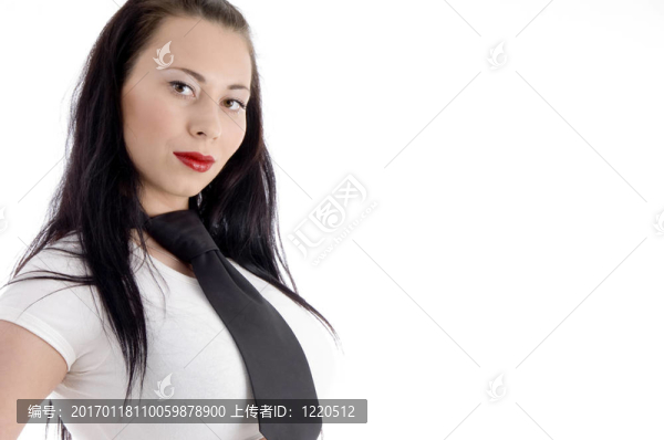 穿時髦領(lǐng)帶的年輕女子