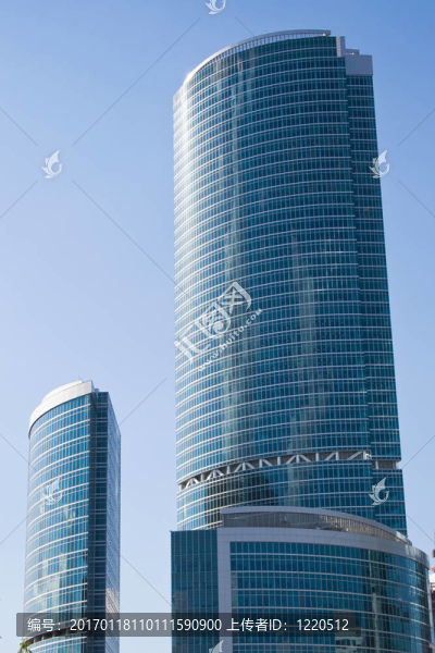 兩個高scyscrapers