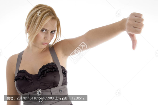 拇指向下的女人