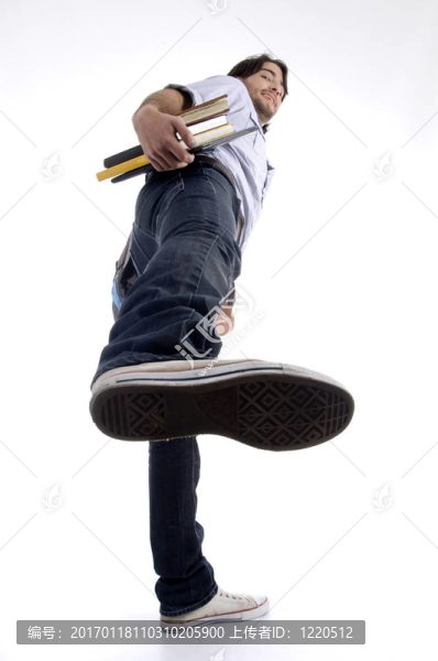 顯示鞋底的學(xué)生-匯圖網(wǎng) www.fosd68.com 顯示鞋底的學(xué)生