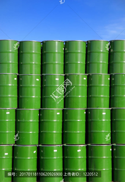 綠色的桶-匯圖網(wǎng) www.fosd68.com 綠色的桶