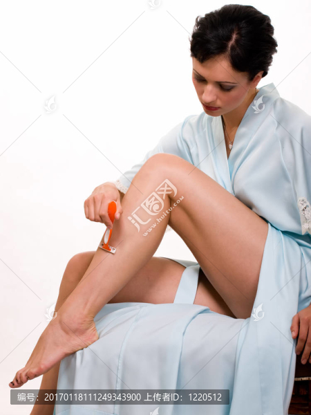 女人剃腿