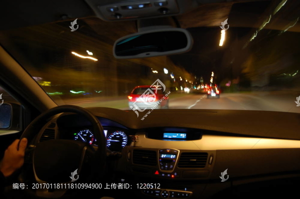 運(yùn)動中的夜間駕駛