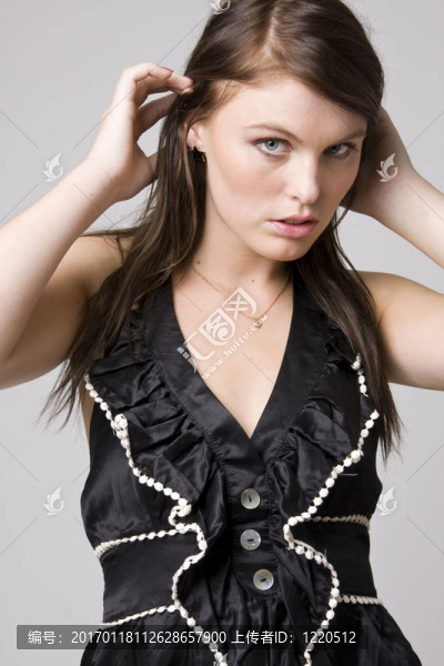 年輕漂亮的女孩