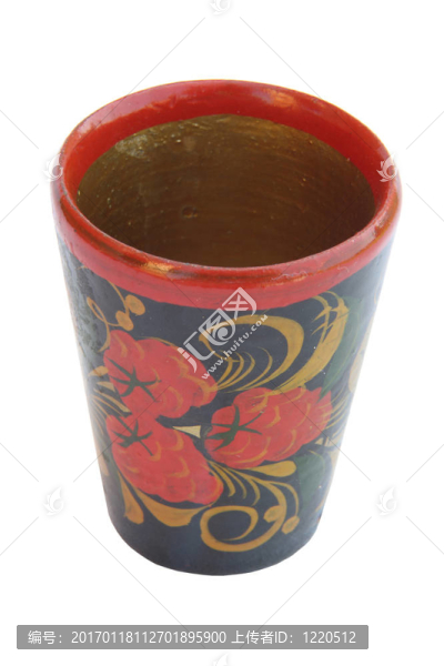 木制的酒杯