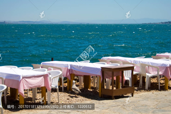 在海邊的咖啡館