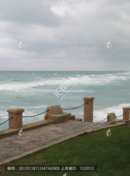 暴風(fēng)雨的海洋
