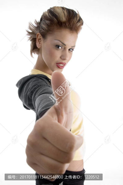 魅力四射的女人表現(xiàn)出好運氣的跡象