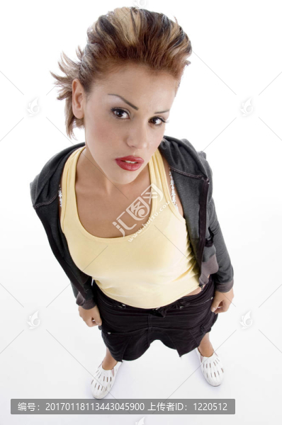 迷人的女人的高視角