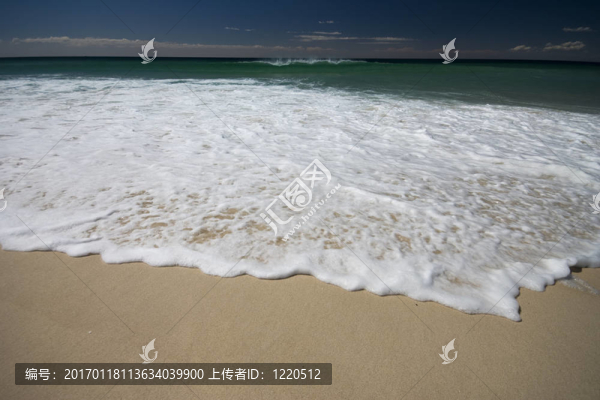 擱淺的波