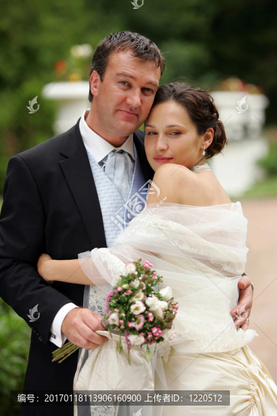 新婚夫婦在結(jié)婚的那一天