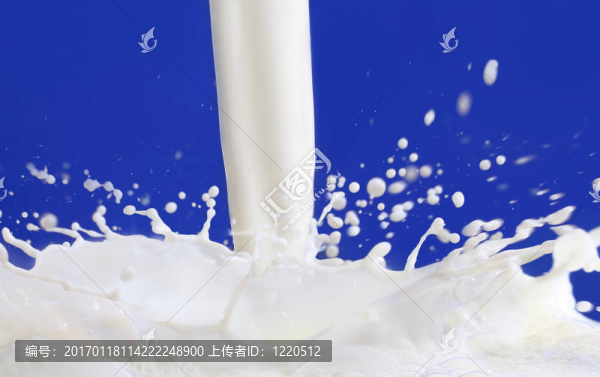 牛奶流淌著藍(lán)色的巴