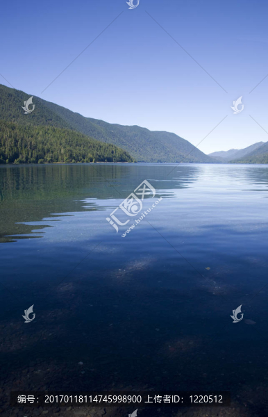 新月湖