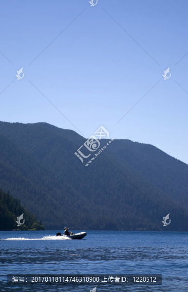 新月湖