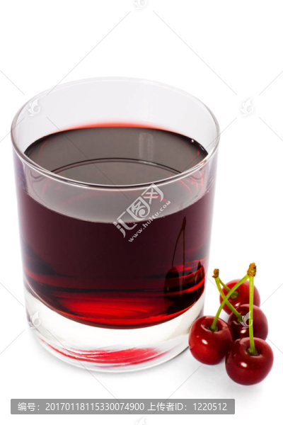 紅色的飲料和櫻桃