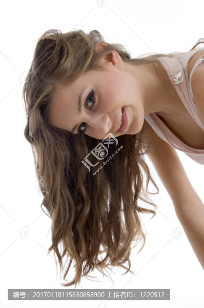 微笑的可愛(ài)的女孩看著你