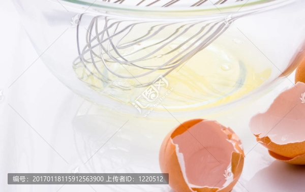 White和攪拌雞蛋殼；
