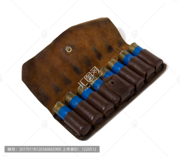 舊貨彈藥帶孤立在白色