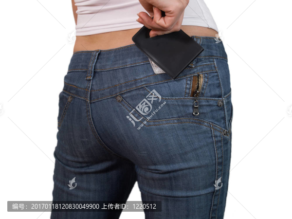 穿牛仔褲的女孩