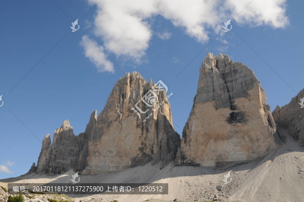 多洛米蒂山；拉瓦萊多峰