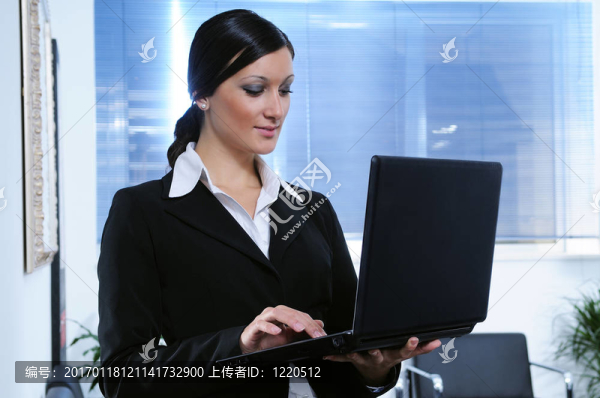 女人和筆記本