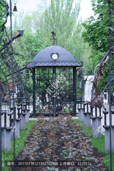 在公園的涼亭-匯圖網(wǎng) www.fosd68.com 在公園的涼亭