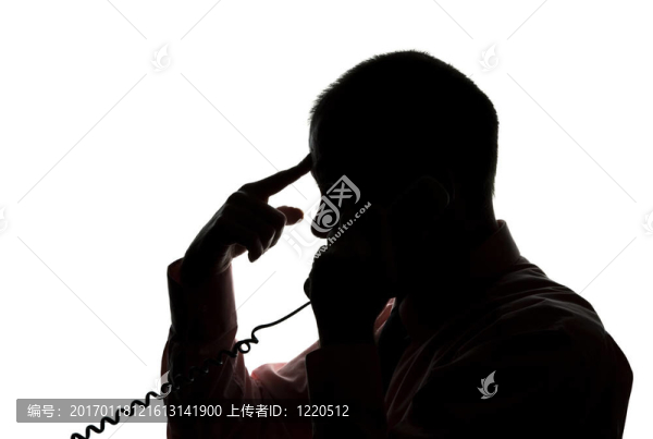 在打電話