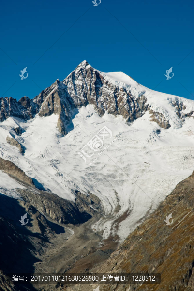 阿萊奇峰