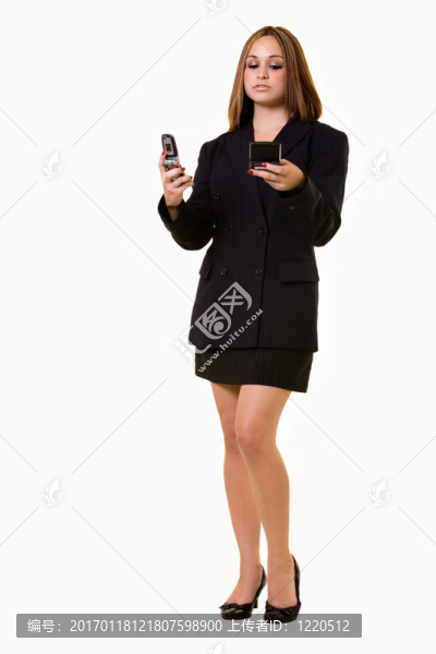 女商人發(fā)短信和打電話
