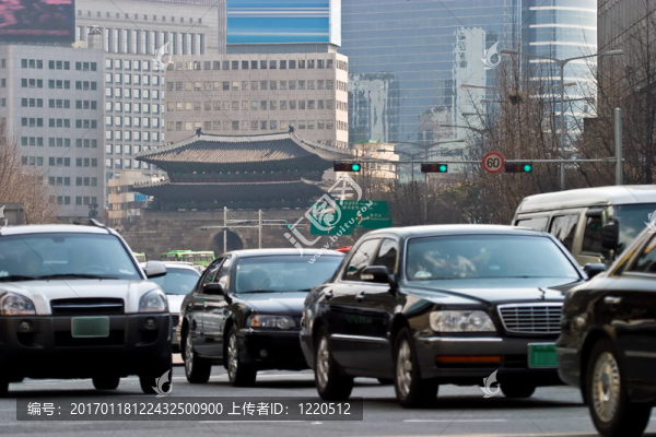 閃亮的；現(xiàn)代汽車滿足