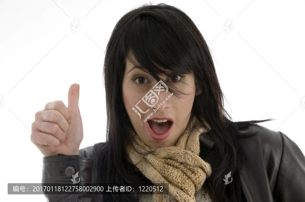 女人用大拇指發(fā)出震驚的表情