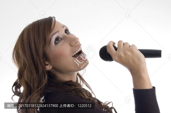 麥克風里的女人