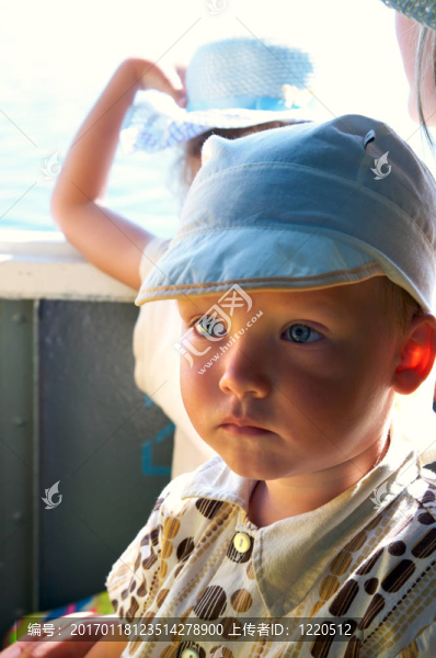 男孩的肖像-匯圖網(wǎng) www.fosd68.com 男孩的肖像