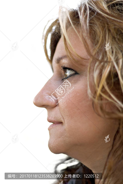 女人的側(cè)面輪廓